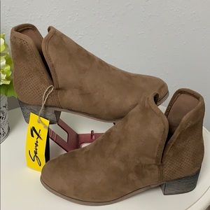 🌺 Seven7 Soho Ankle Boots 8